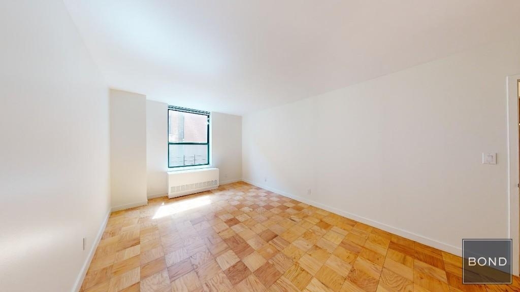 West 87th Street - Photo 4