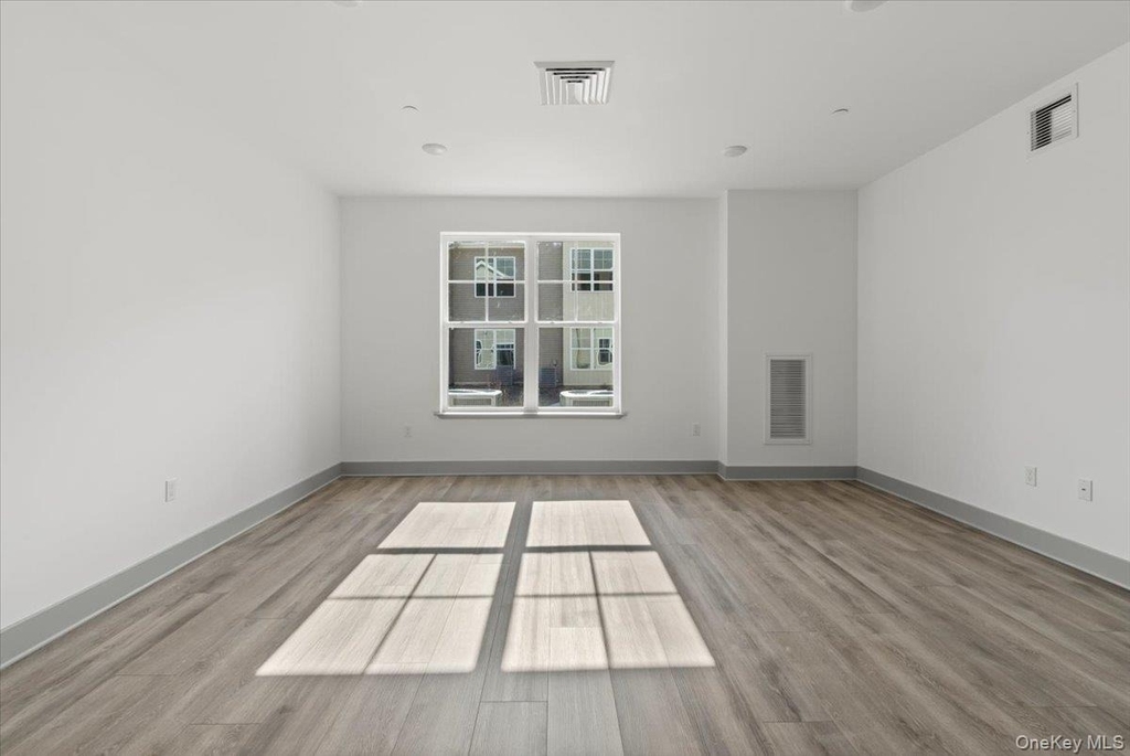 75 Forester Avenue - Photo 3