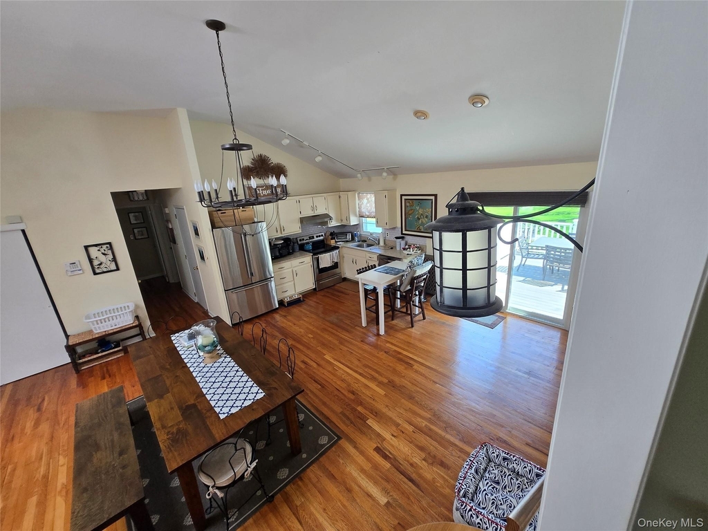 870 Noyack Road - Photo 6