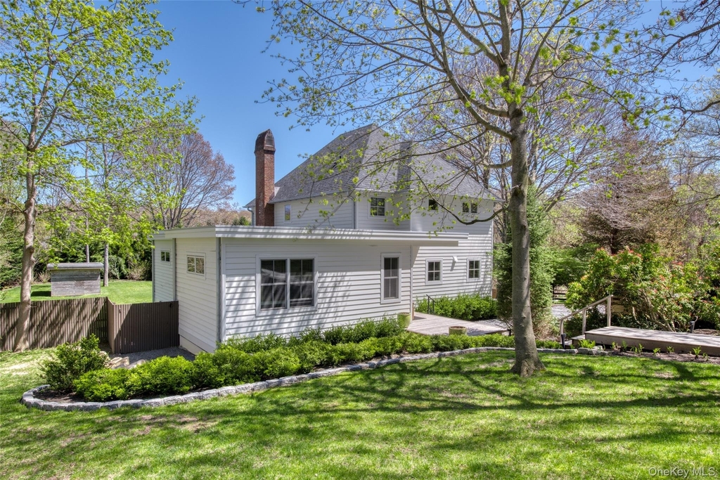323 Division Street - Photo 1