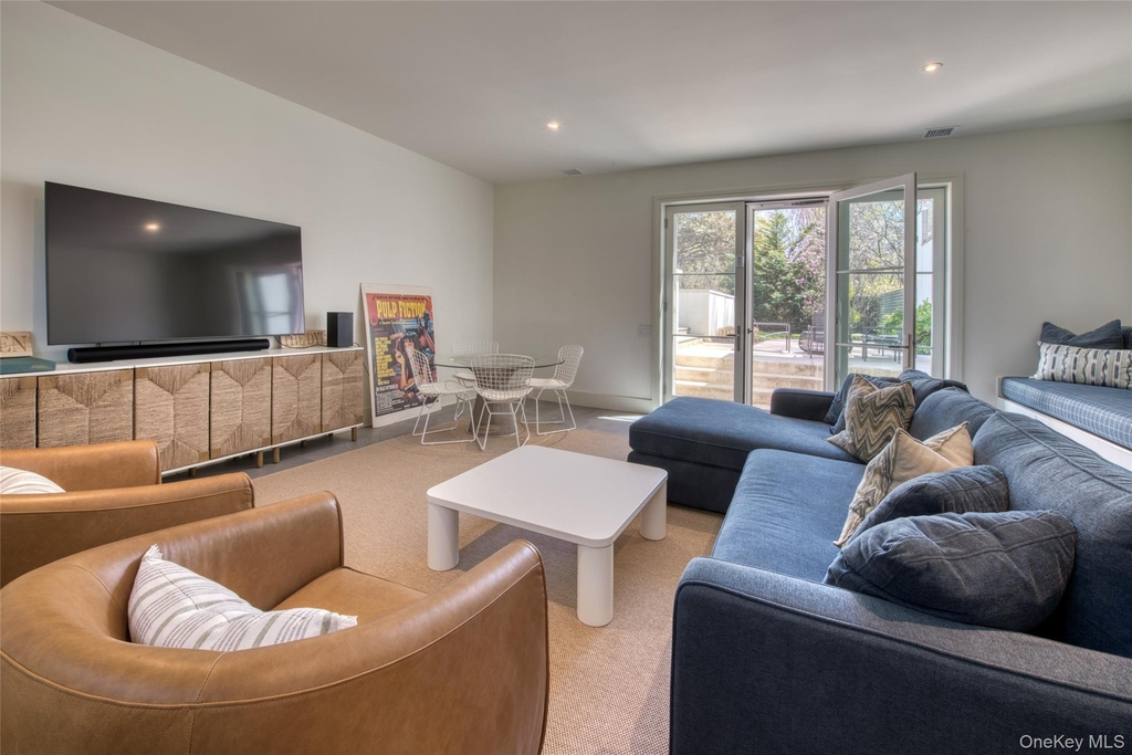 323 Division Street - Photo 15