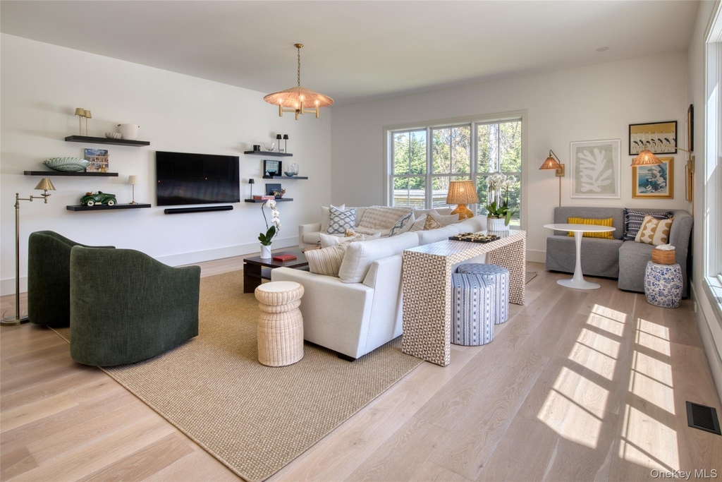 323 Division Street - Photo 5