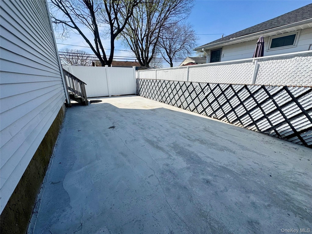 70 Burlington Avenue - Photo 9