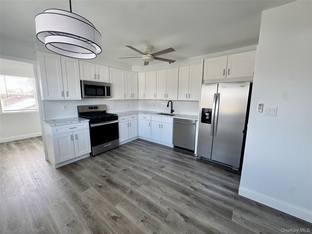 70 Burlington Avenue - Photo 1
