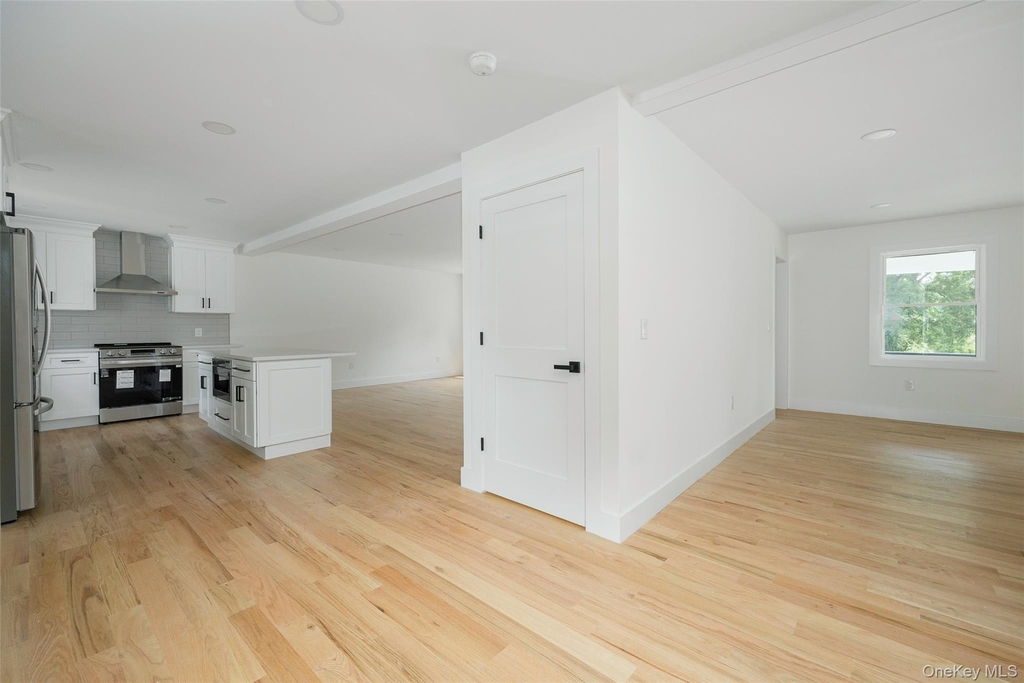 7441 S Broadway - Photo 6