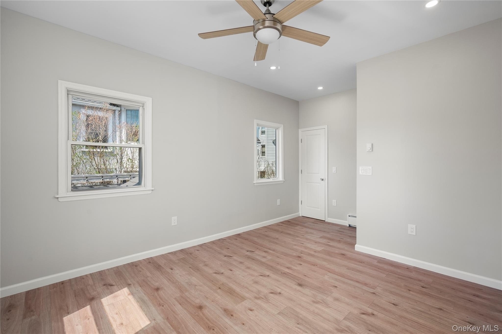 579 Broadway - Photo 8