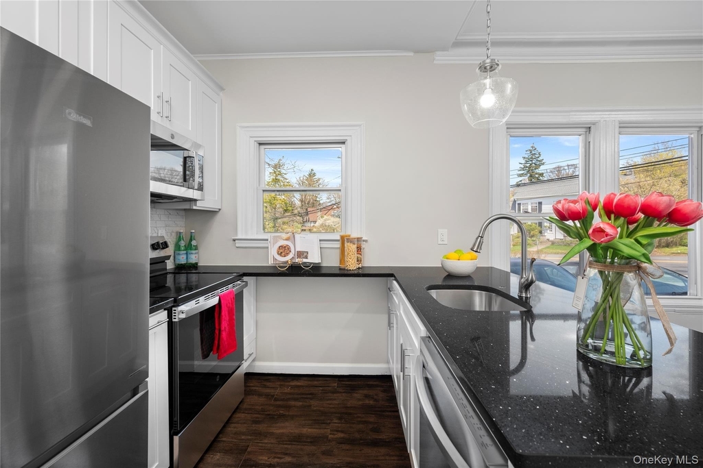 579 Broadway - Photo 1