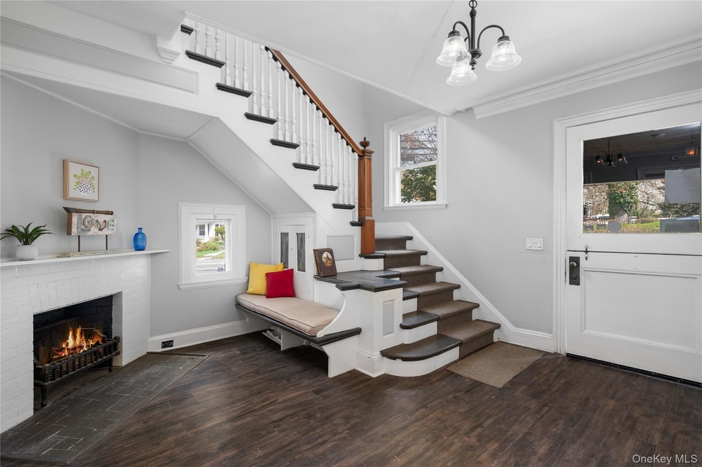 579 Broadway - Photo 13