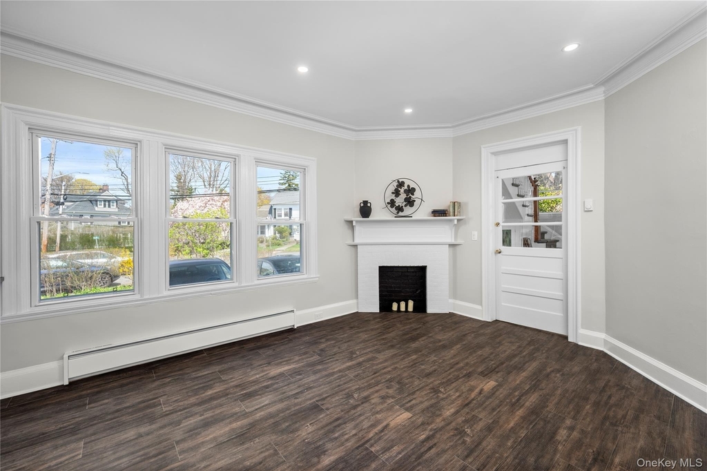 579 Broadway - Photo 3