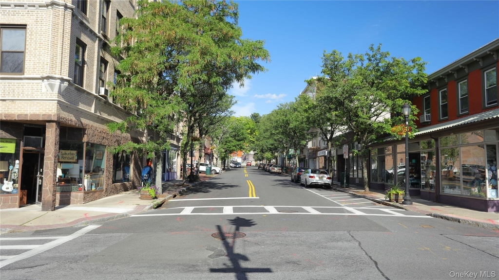 579 Broadway - Photo 20