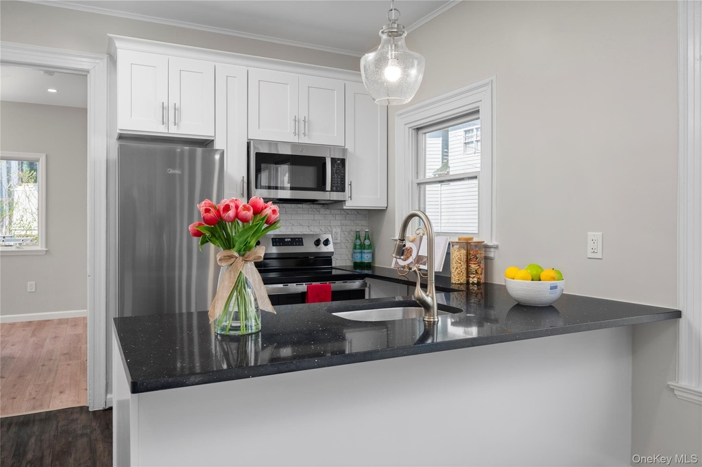 579 Broadway - Photo 0
