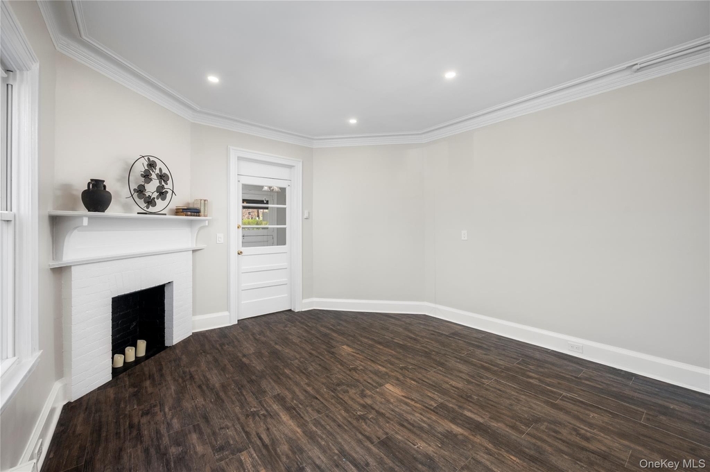 579 Broadway - Photo 4