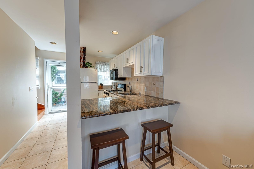 49 Canoe Place Road - Photo 4
