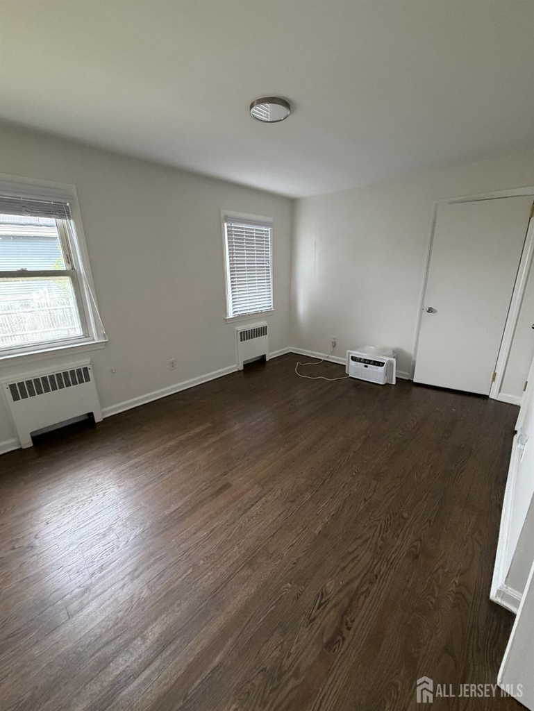 2729 Woodbridge Avenue - Photo 6