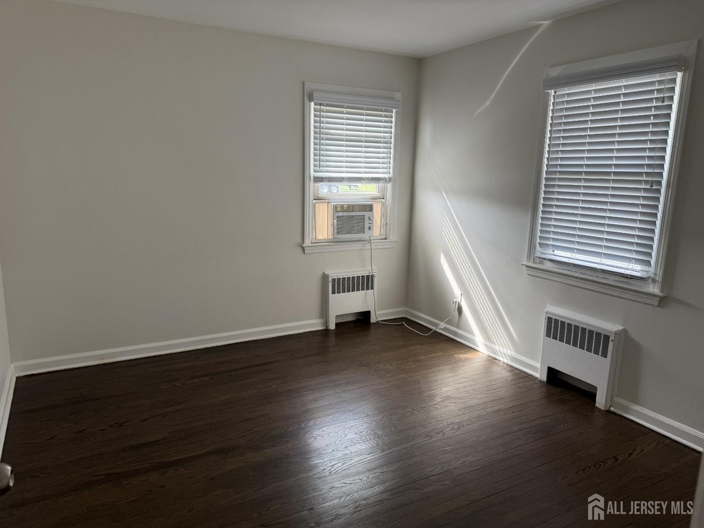 2729 Woodbridge Avenue - Photo 5