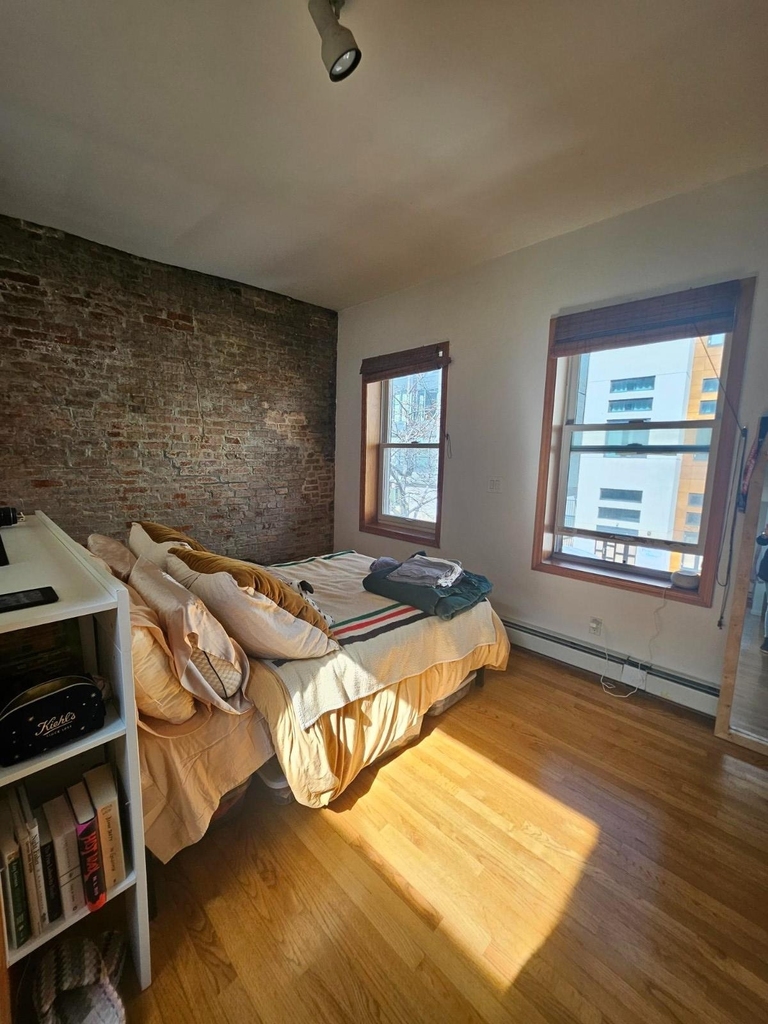 362 Carroll Street - Photo 3