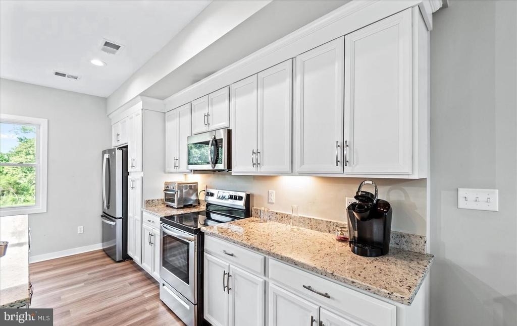 221 Wilder Avenue - Photo 6