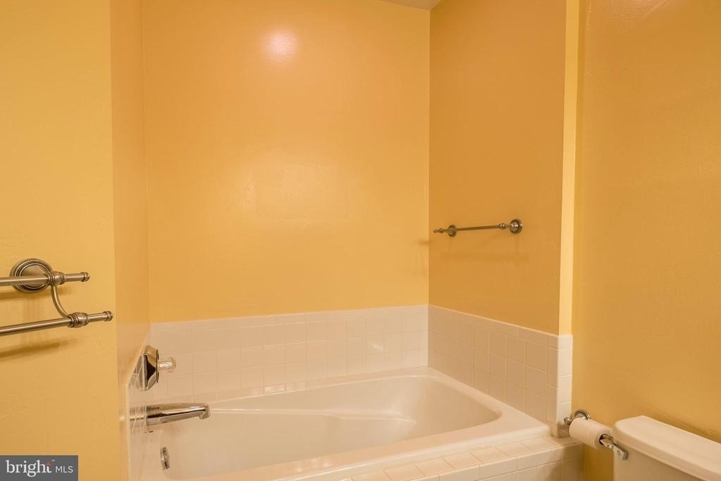5916 Founders Hill Drive - Photo 3