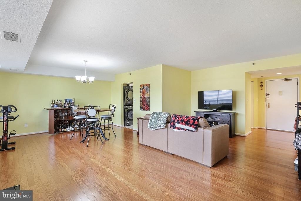 3713 S George Mason Drive - Photo 2