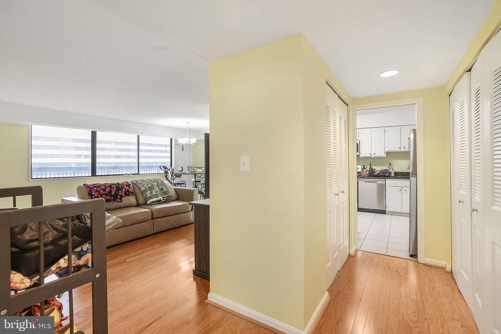 3713 S George Mason Drive - Photo 4