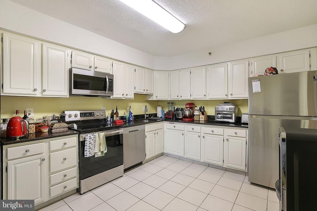 3713 S George Mason Drive - Photo 12