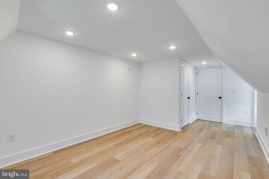 4220 Baltimore Avenue - Photo 2