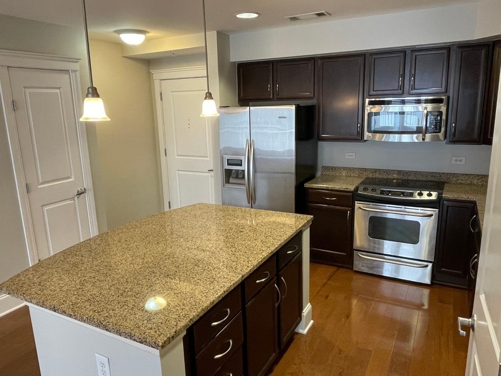222 Glenwood Avenue - Photo 2