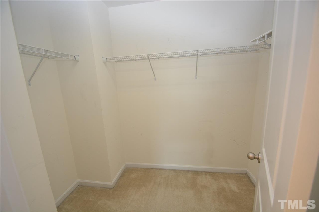 1304 Cozart Street - Photo 7