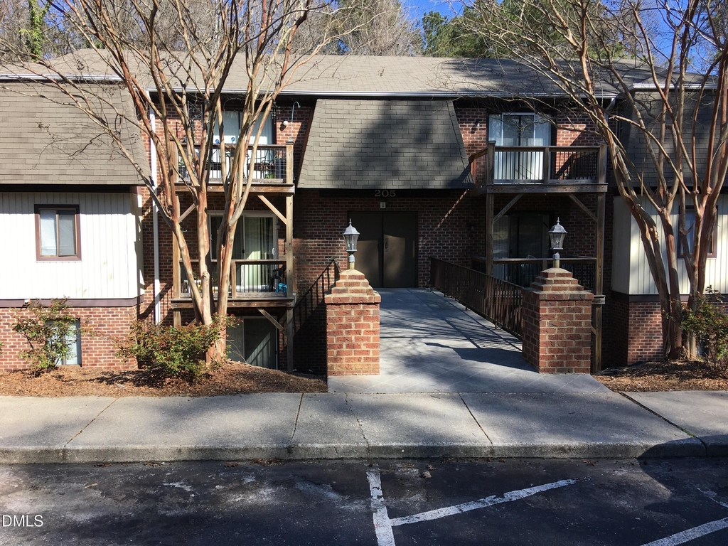 205 E Ransom Street - Photo 0