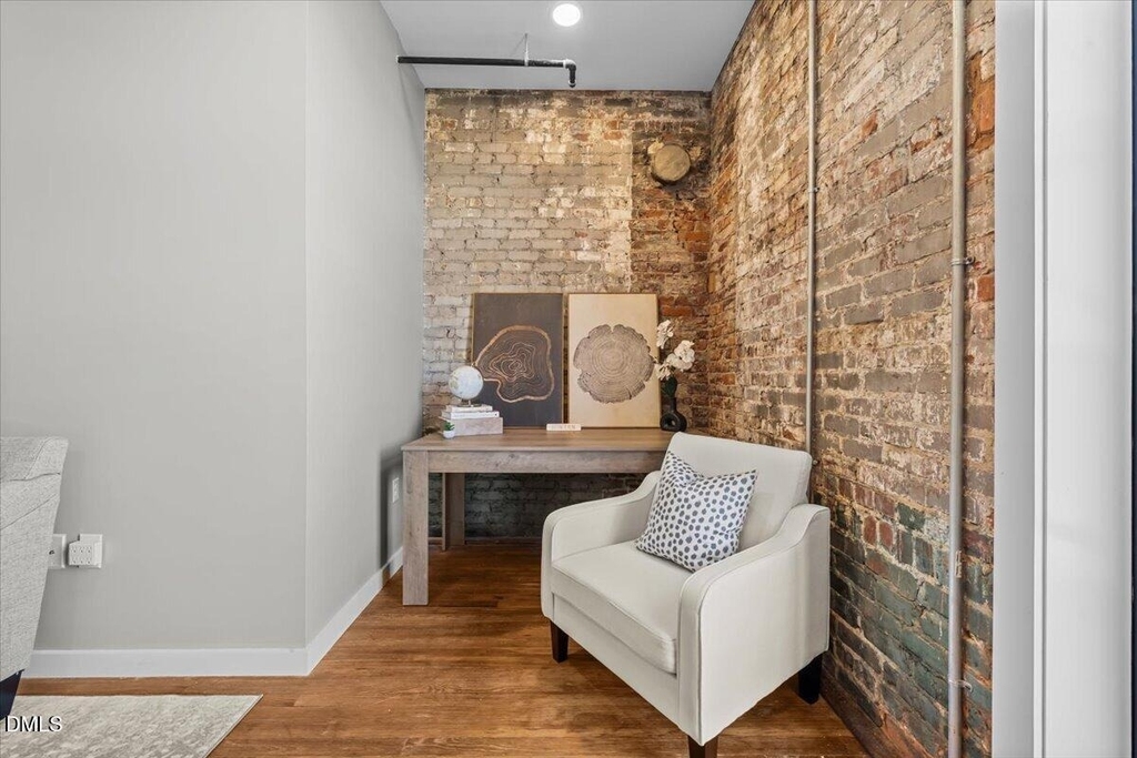 104 N Birch Avenue - Photo 4