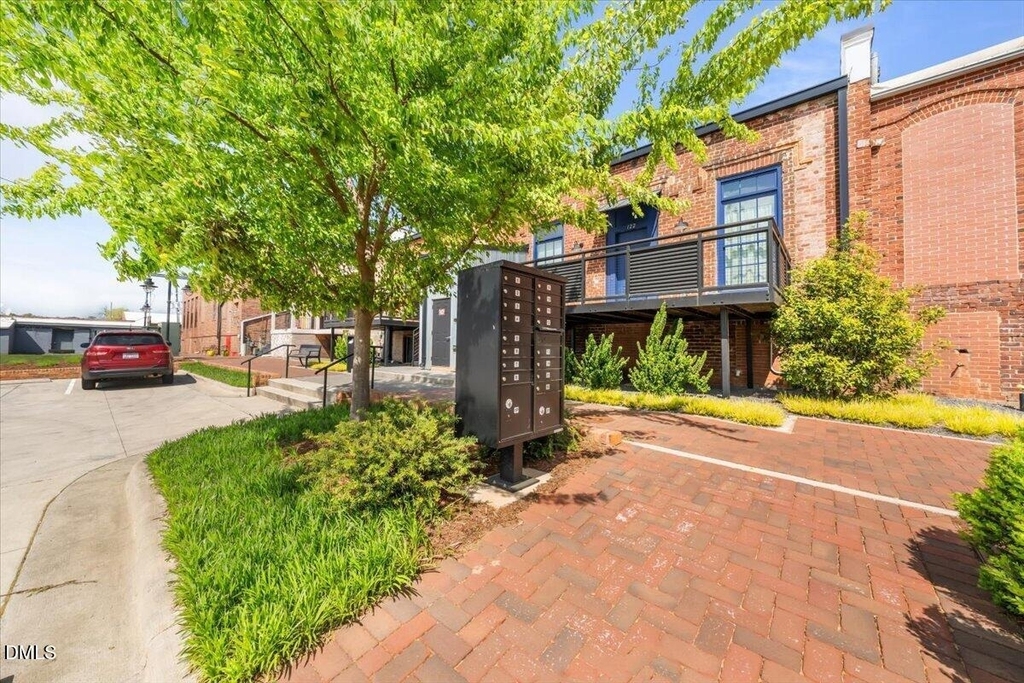 104 N Birch Avenue - Photo 17
