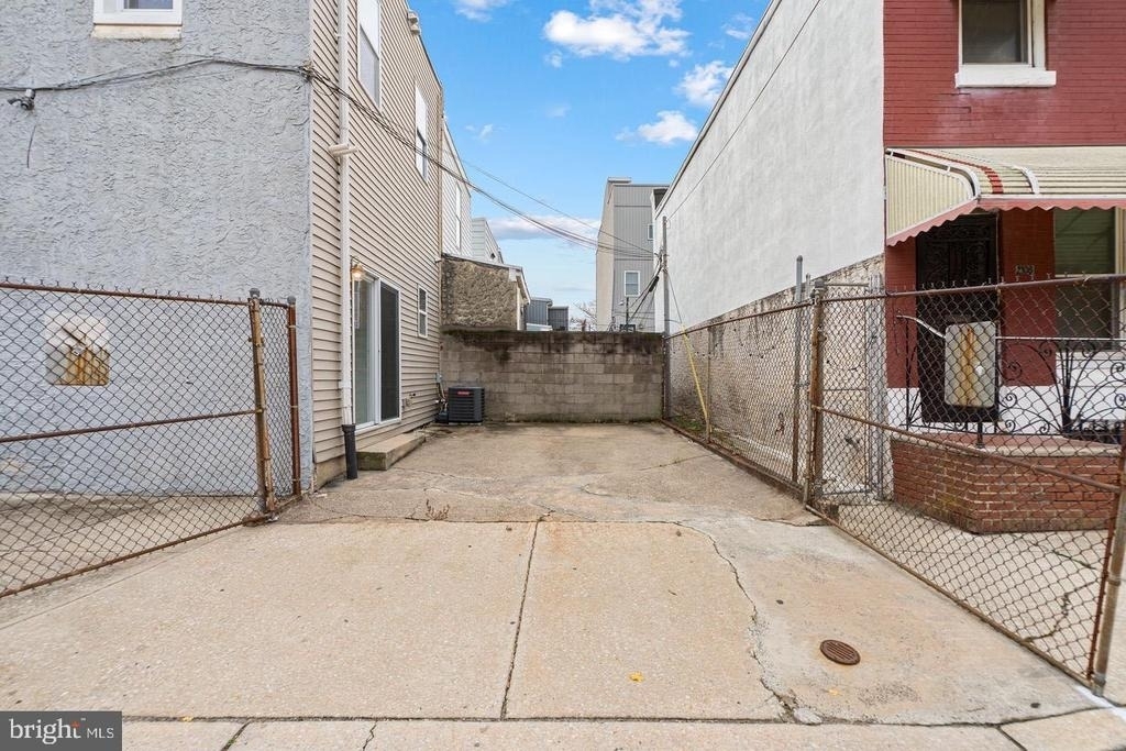 2106 Manton Street - Photo 28