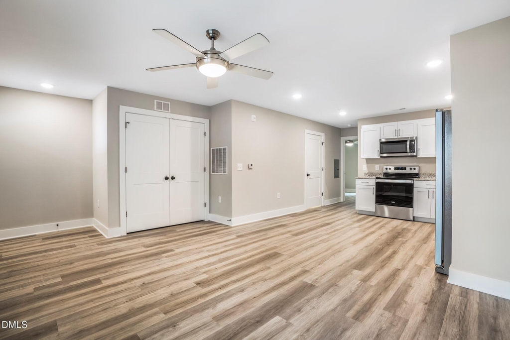 303 Linwood Street - Photo 6