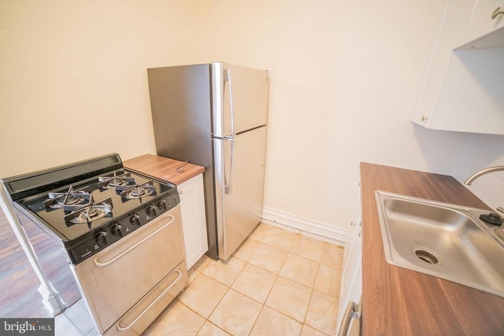 2124 Spruce Street - Photo 10