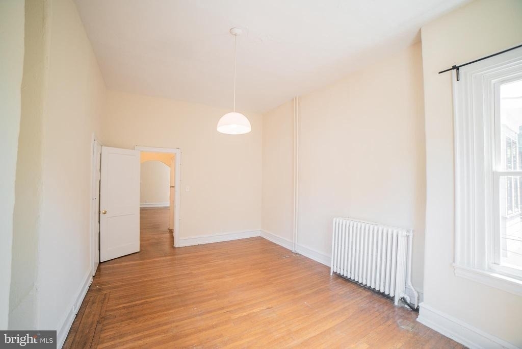 2124 Spruce Street - Photo 3