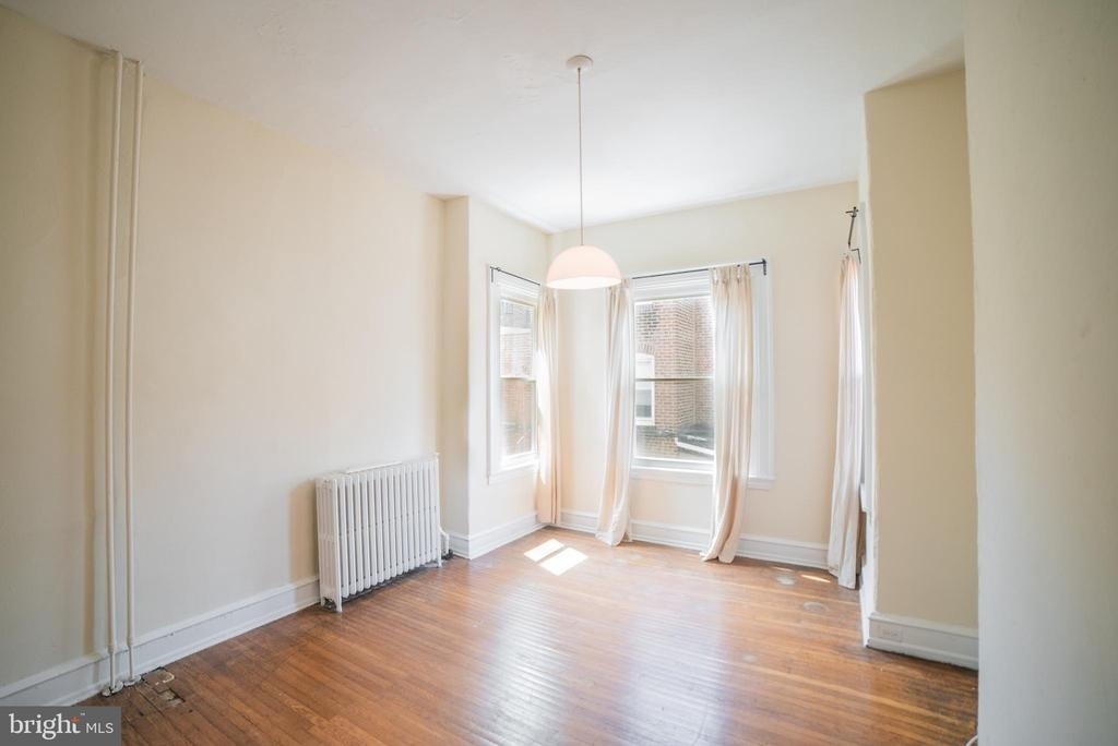 2124 Spruce Street - Photo 2