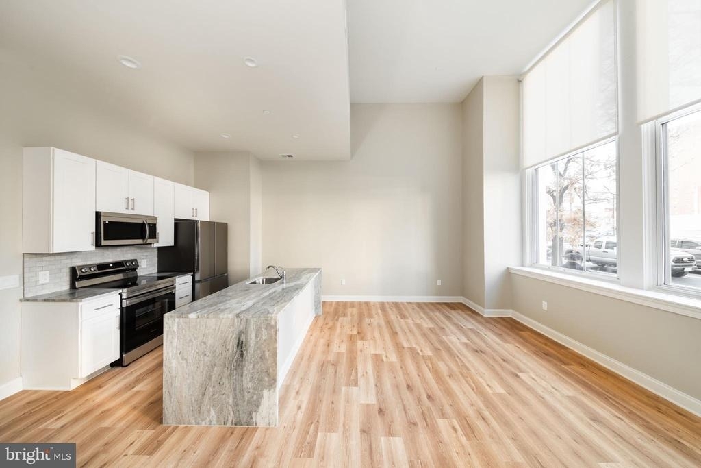 2121 Market Street - Photo 0