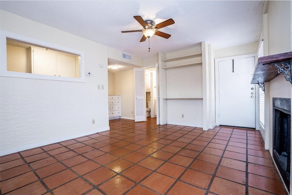 110 E 37th St - Photo 2
