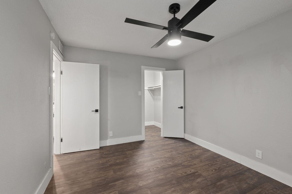 1220 W Anderson Ln - Photo 9