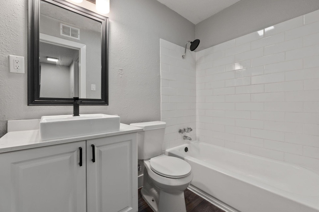 1220 W Anderson Ln - Photo 8