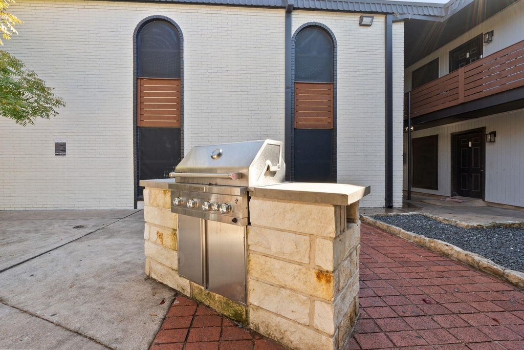 1220 W Anderson Ln - Photo 14