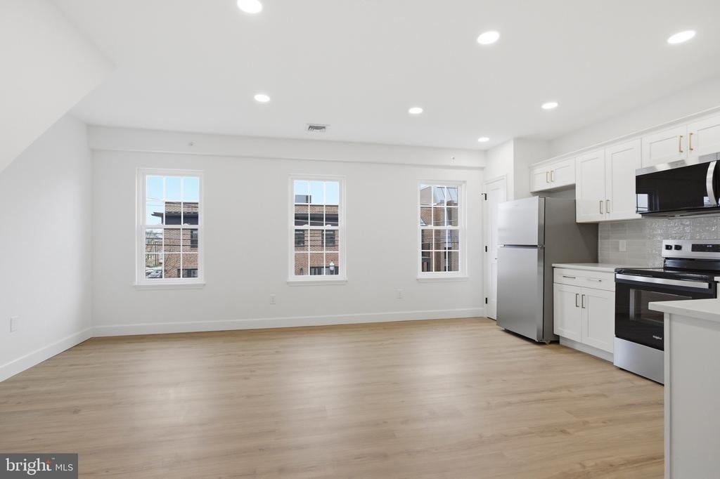 100 W Front Street - Photo 2