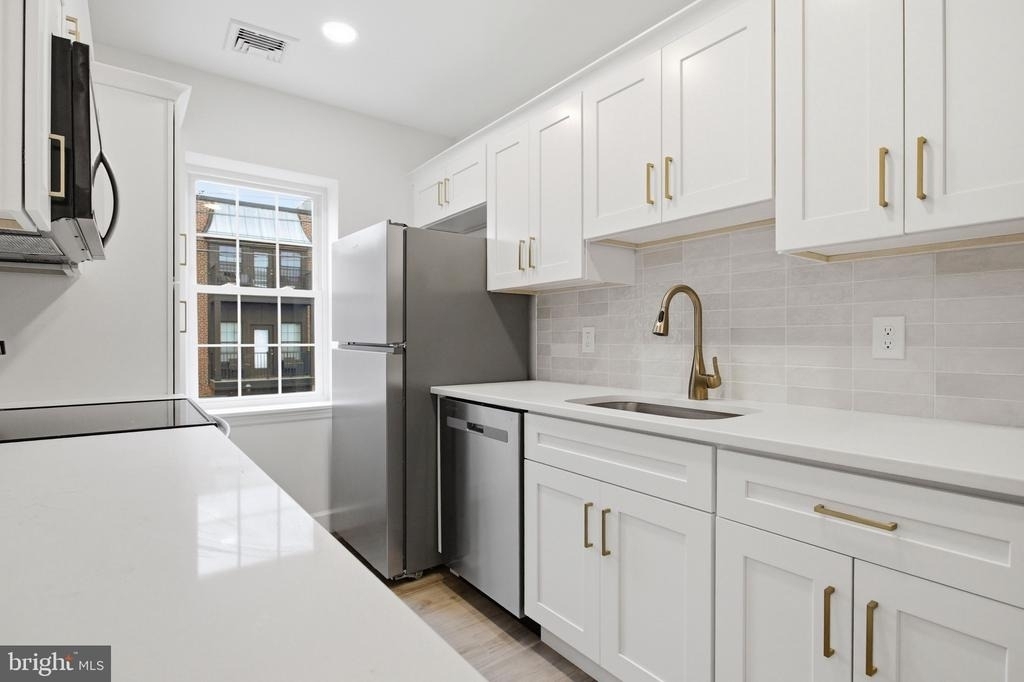 100 W Front Street - Photo 9