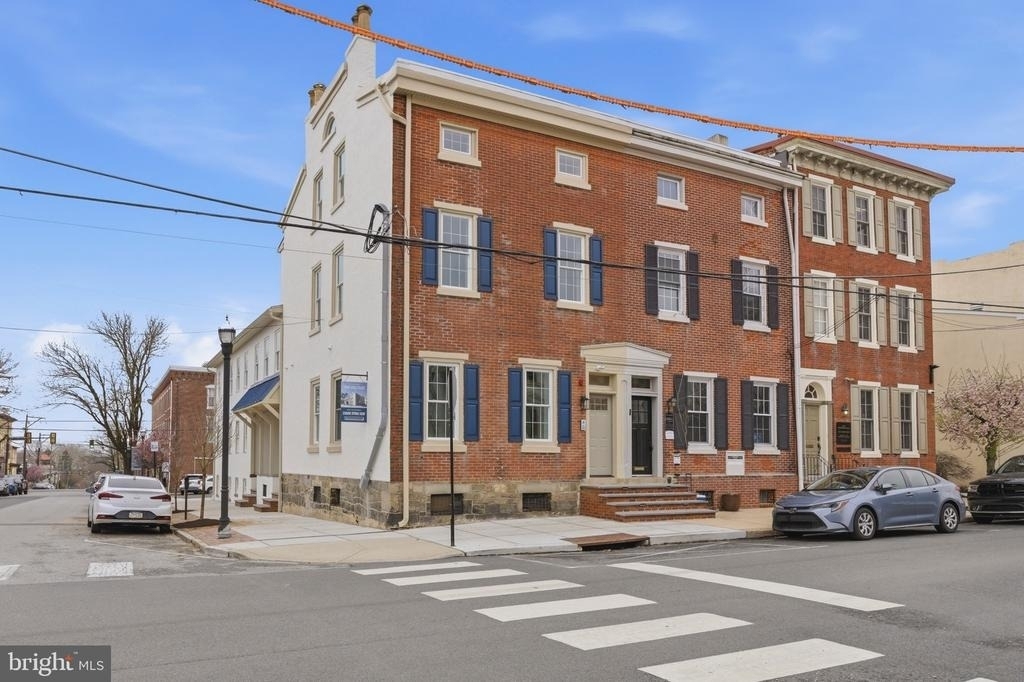 100 W Front Street - Photo 0