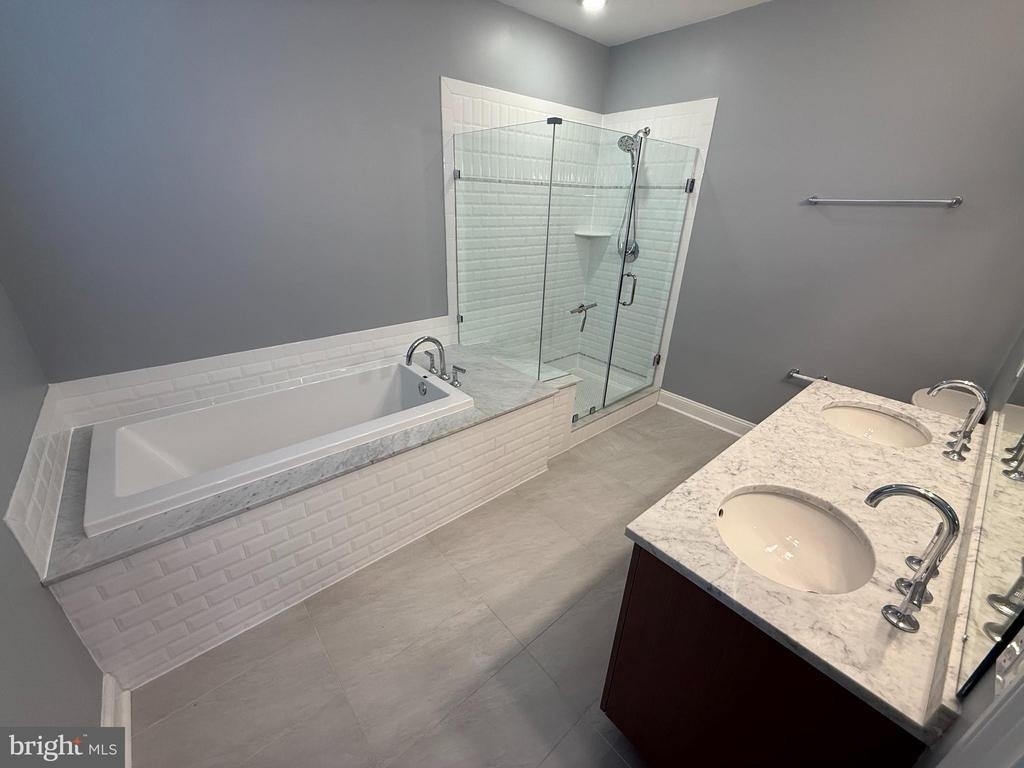 200 N Sycamore Street - Photo 11