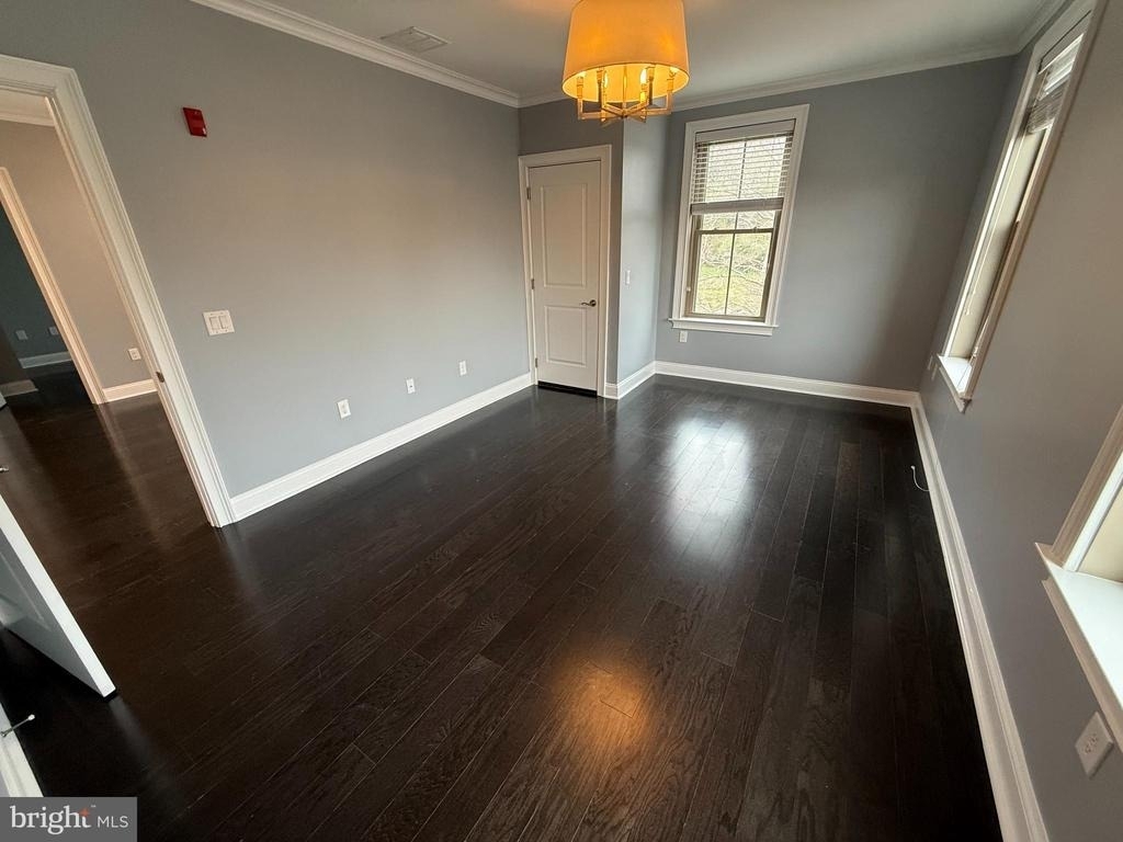 200 N Sycamore Street - Photo 6