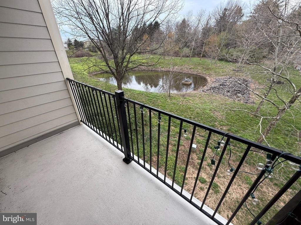 200 N Sycamore Street - Photo 2