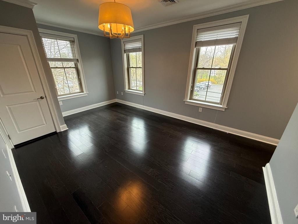 200 N Sycamore Street - Photo 7