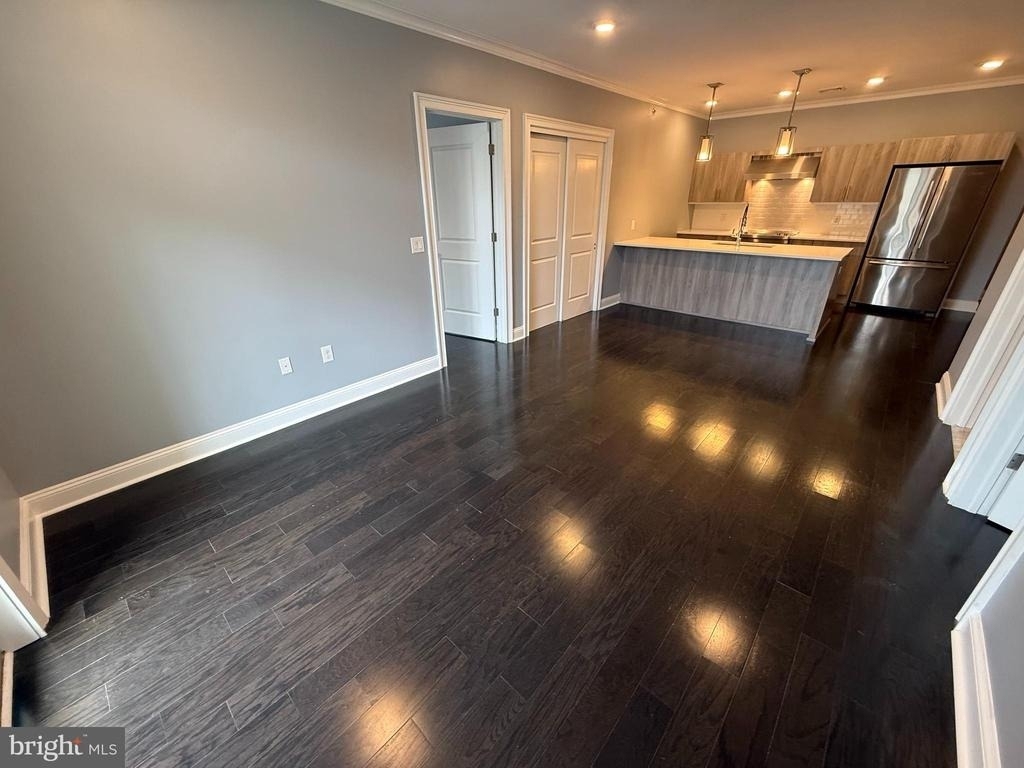 200 N Sycamore Street - Photo 4