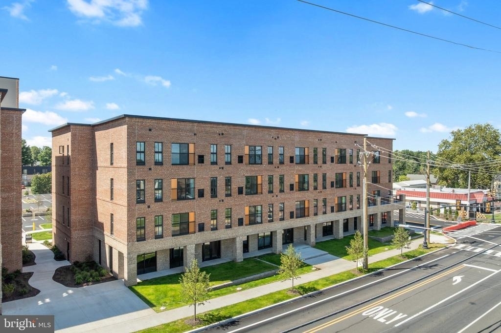 144 N.main St - Photo 3